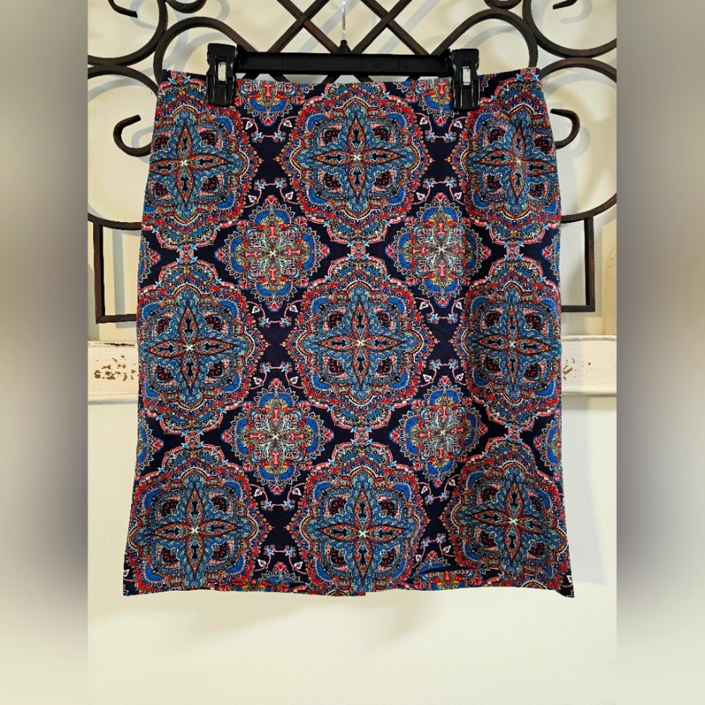 Beautiful Talbots PetitesPencil Skirt Size 12 Petite Colorful (stain glass)